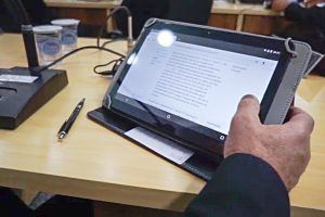 Câmara de Vereadores de Manhuaçu adquire tablets para evitar uso de papéis em reuniões