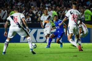 Cruzeiro perde para o Vasco e corre risco de ser rebaixado na próxima quinta-feira