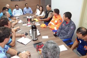 Prefeitura, PM, Bombeiros e Defesa Civil buscam providências para estragos das chuvas