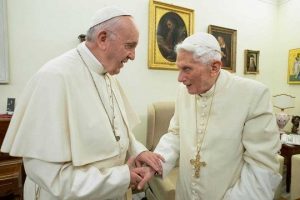 Celibato: Bento XVI rejeita “duas vocações ao mesmo tempo”