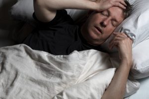 Suor noturno: 6 motivos que causam o desconforto e como evitá-los