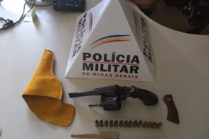 Prevenção: PM apreende armas de fogo e munições em Chalé