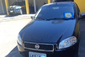 PRF recupera veículo clonado em Manhuaçu