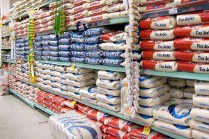 Compra de arroz e óleo de soja limitadas em BH; Preços devem continuar alto