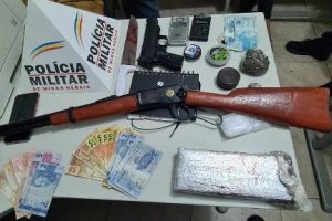Plantão PM: Drogas e arma apreendidas em Manhuaçu