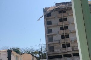 Operário morre ao cair de prédio em construção em Manhuaçu