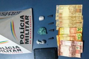 Abre Campo: Drogas e dinheiro apreendidos pela PM