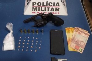 PM prende autores, apreende drogas e arma em Manhuaçu