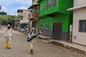 Aplicação de inseticida para combate ao Aedes no bairro Coqueiro