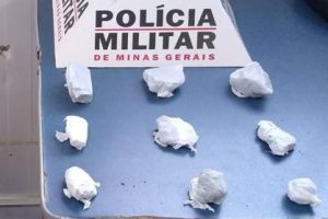 Manhuaçu: PM apreende drogas no Bairro São Francisco de Assis