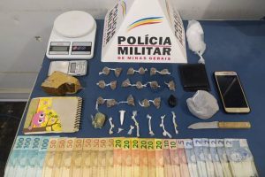 Armas e drogas apreendidas pela PM em Manhuaçu e Luisburgo