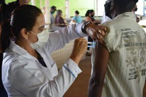 Manhuaçu vacina idosos de 60 e 61 anos contra Covid-19, nesta quinta e sexta