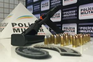 PM apreende arma e munições na BR 474 em Ipanema