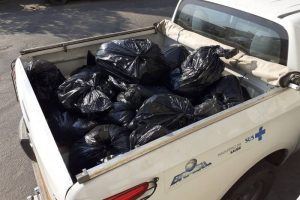 Vigilância Sanitária de Manhuaçu realiza descarte de produtos impróprios para consumo