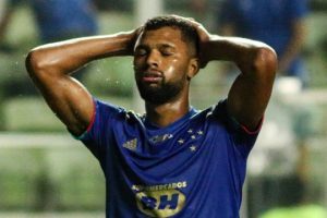 Cruzeiro ataca muito, mas fica no empate sem gols com o Botafogo
