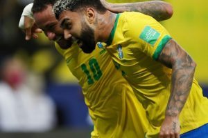 Brasil goleia Uruguai pelas eliminatórias
