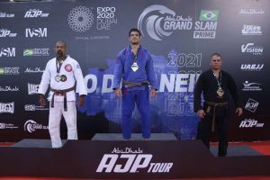 Manhuaçuense conquista medalha de bronze no Grand Slam do Rio de Jiu-Jitsu