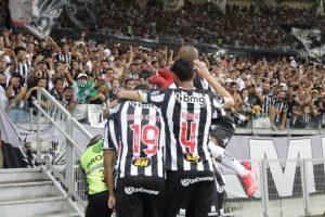 Atlético goleia o Corinthians e pode comemorar título antecipadamente