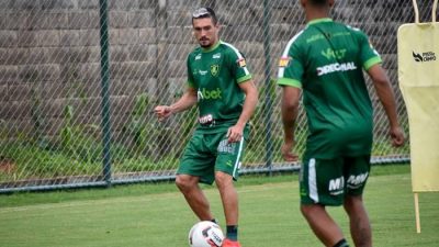 Juninho Valoura e Eduardo voltam ao América; reforço tem lesão muscular
