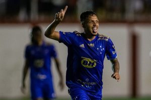Cruzeiro goleia o Tombense e segue na liderança