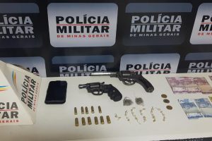 Plantão policial: Armas, munições, drogas e dinheiro apreendidos