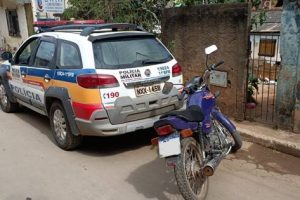 Reduto: PM recupera veículo furtado em Manhumirim