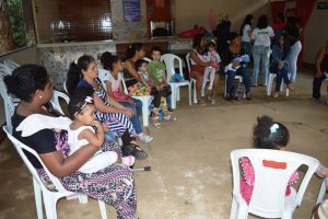 Café com mães recebe mulheres atendidas pelo programa Criança Feliz