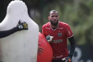 Goleiro Everson desfalca Atlético na Libertadores e Copa do Brasil