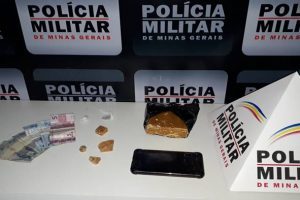 Drogas e menor apreendidos; Foragido da Justiça preso em Manhuaçu