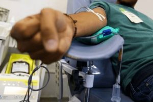 Doador de sangue terá isenção em taxa de concursos públicos do ES