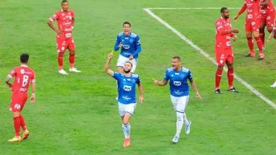 Cruzeiro vence mais uma: 2 a 0 no Vila Nova