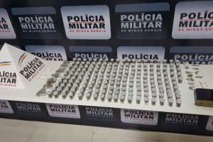 Drogas apreendidas no Bairro Santana e arma apreendida em São Pedro