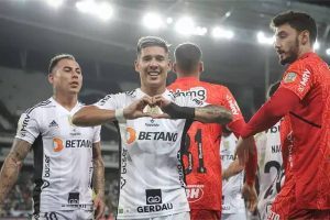 Atlético vence o Botafogo e assume liderança
