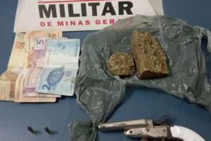 Martins Soares: PM prende autor e aprende arma de fogo, munições e drogas