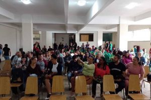 Servidores reúnem com a prefeita de Manhuaçu e decidem por manifestação na próxima semana