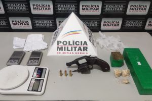 Drogas, munições e armas apreendidas na região pela PM