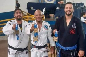 Atletas de Manhuaçu ganham quatro medalhas em torneio de Jiu-Jitsu em Brasilia