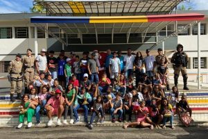 PM recebe visita de crianças e adolescentes do Pro In de Manhuaçu