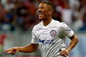 Cruzeiro retoma negociação por Matheus Davó, que passa por exames na Toca