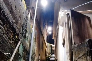 Manhuaçu: Escadaria no bairro Santo Antônio recebe novas lâmpadas de led