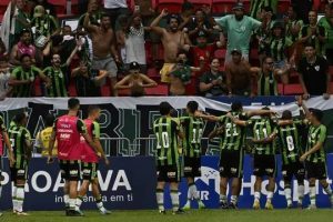 América vence o Cruzeiro; Atlético bate o Ipatinga no final