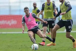 Pavón treina com o Atlético; América renova com Alê; Weverton treina no Cruzeiro