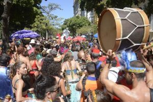 Carnaval: campanha alerta para infecções sexualmente transmissíveis