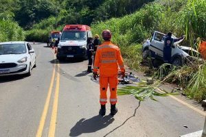 Casal morador de Manhuaçu morre em acidente na MG-111
