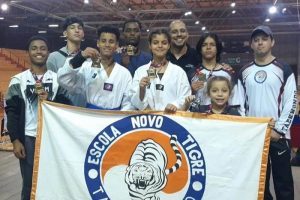 Manhuaçu conquista nove medalhas na Copa Mariana de Taekwondo