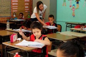 Reforço escolas pós-pandemia oferece 100 mil vagas em MG