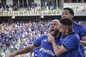 Cruzeiro derrota o Santos: 2 a 1 em Belo Horizonte