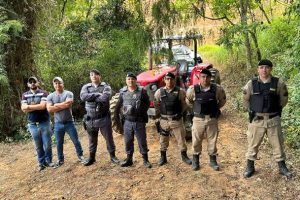 Polícias recuperam trator furtado de 210 mil reais