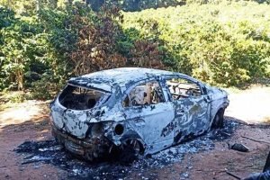 Carro queimado e corpo carbonizado localizados em Lajinha