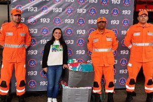 Corpo de Bombeiros realiza campanha do agasalho em Manhuaçu